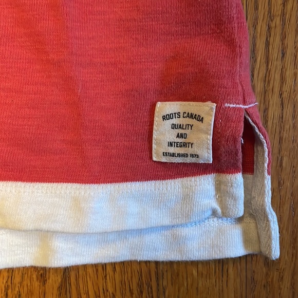 1990s Canada Cottage inspired Red + White striped Roots T - Picture 3 of 4